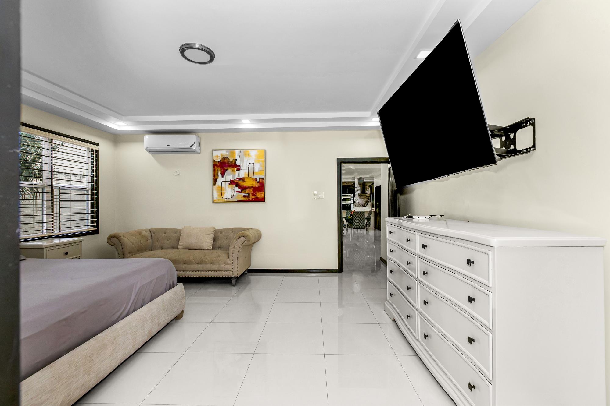 Apartment For Sale: DEGENHARDT CLOSE, Kingston 6 | $93,000,000 photo 10