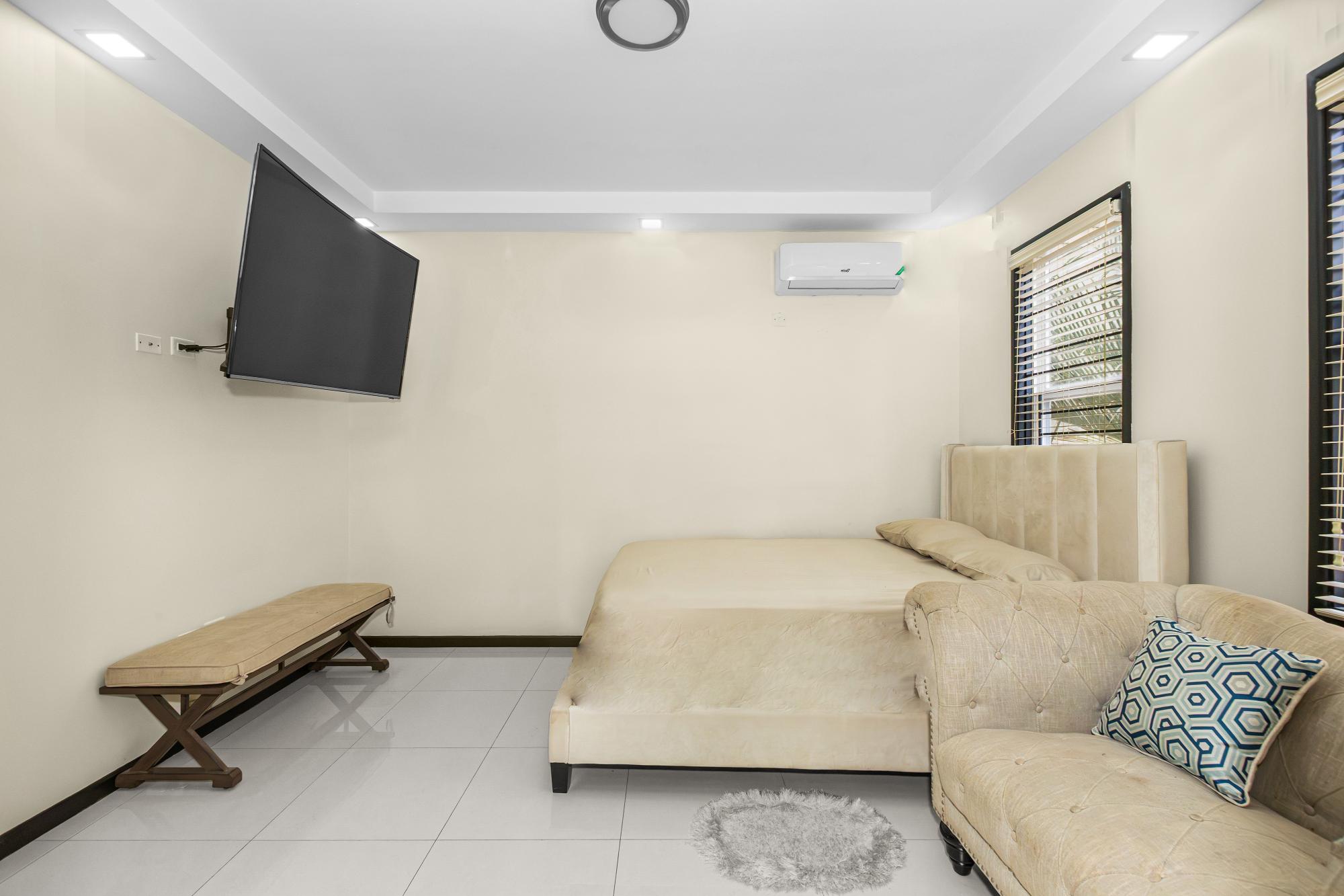 Apartment For Sale: DEGENHARDT CLOSE, Kingston 6 | $93,000,000 photo 12