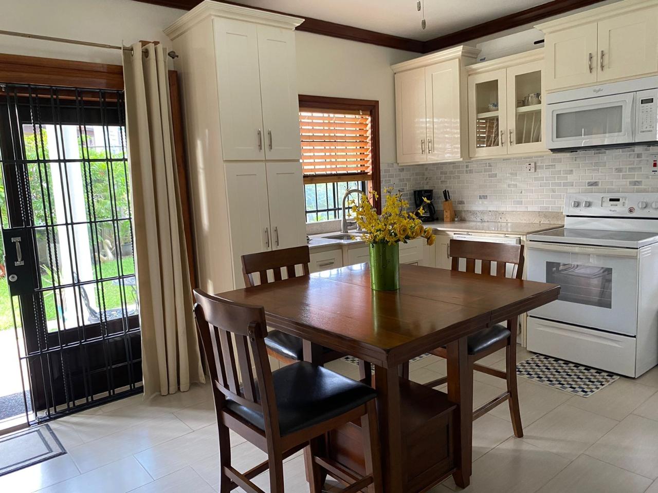 Apartment For Rent: SPRING GARDEN, ST. JAMES, Spring Garden | $1,500 photo 3