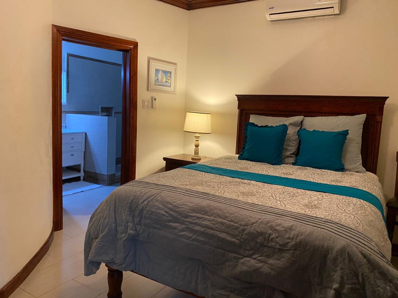 Apartment For Rent: SPRING GARDEN, ST. JAMES, Spring Garden | $1,500 photo 6