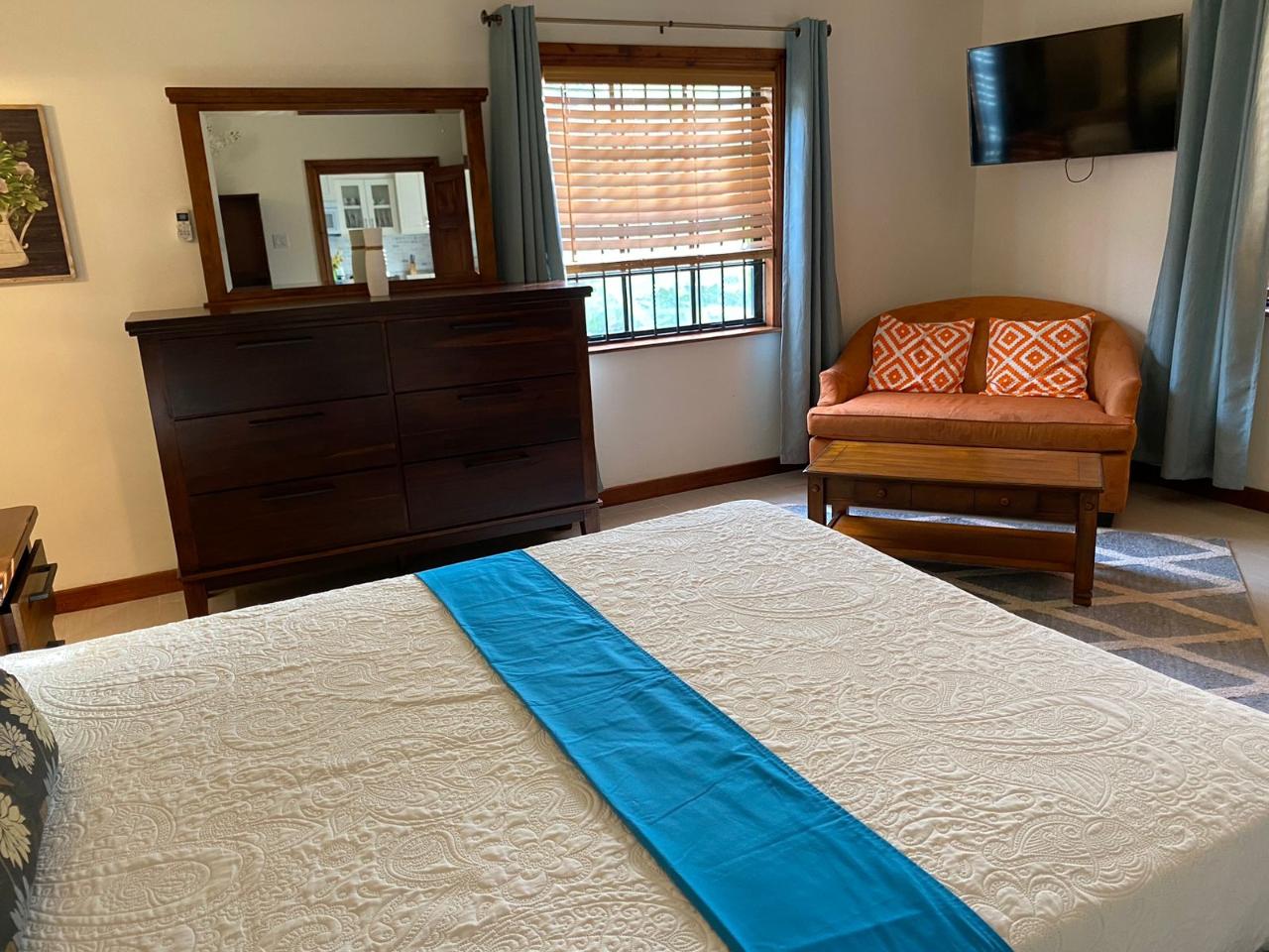 Apartment For Rent: SPRING GARDEN, ST. JAMES, Spring Garden | $1,500 photo 7