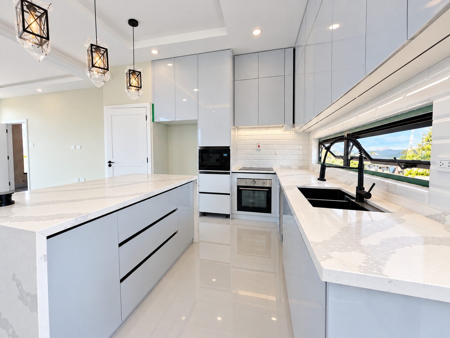 Apartment For Sale: VIP AVENUE, VISTA CIELO, Runaway Bay | $365,000