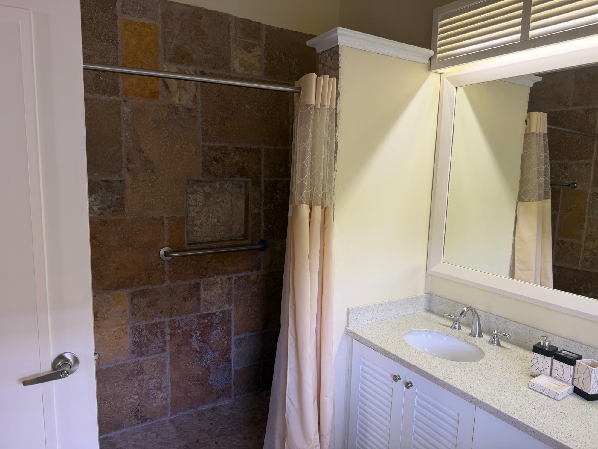 House For Rent: COOLSHADE RICHMOND ST. A, Richmond | $2,500 photo 5