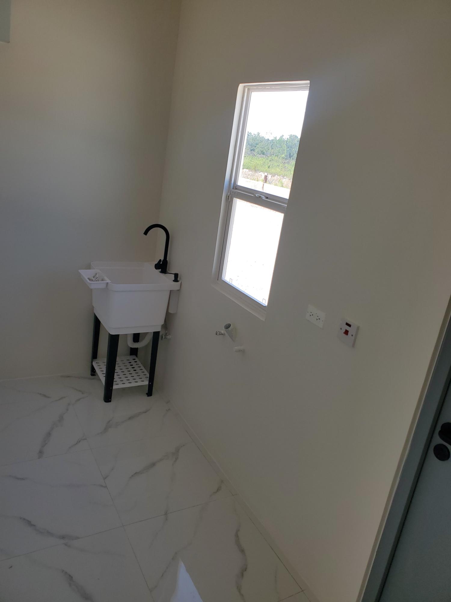 House For Rent: CORAL SPRING ESTATE PH 1, Coral Spring | $150,000 photo 13