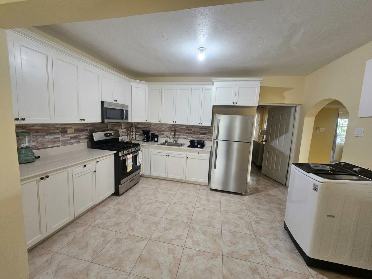 Apartment For Rent: 38 RETREAT HEIGHTS, RETREAT HEIGHTS | $1,800 photo 21