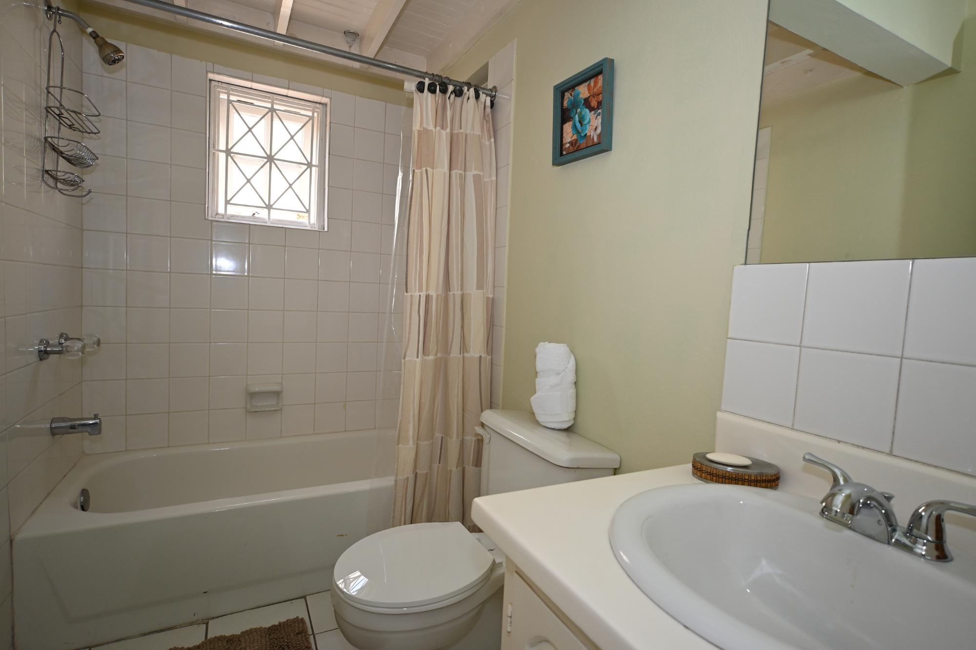 Apartment For Rent: COMLIN BANK ROAD, Kingston 5 | $1,300 photo 6