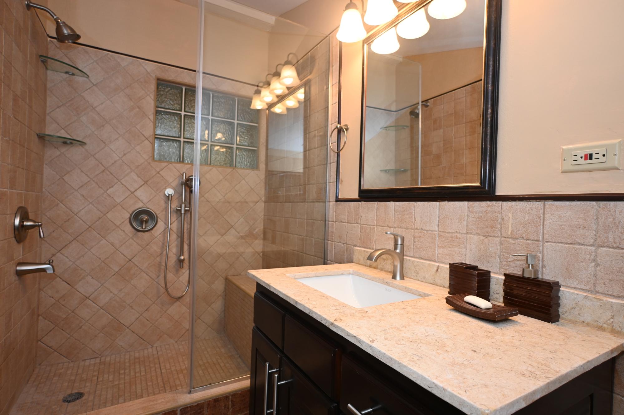 Apartment For Rent: COMLIN BANK ROAD, Kingston 5 | $1,300 photo 11