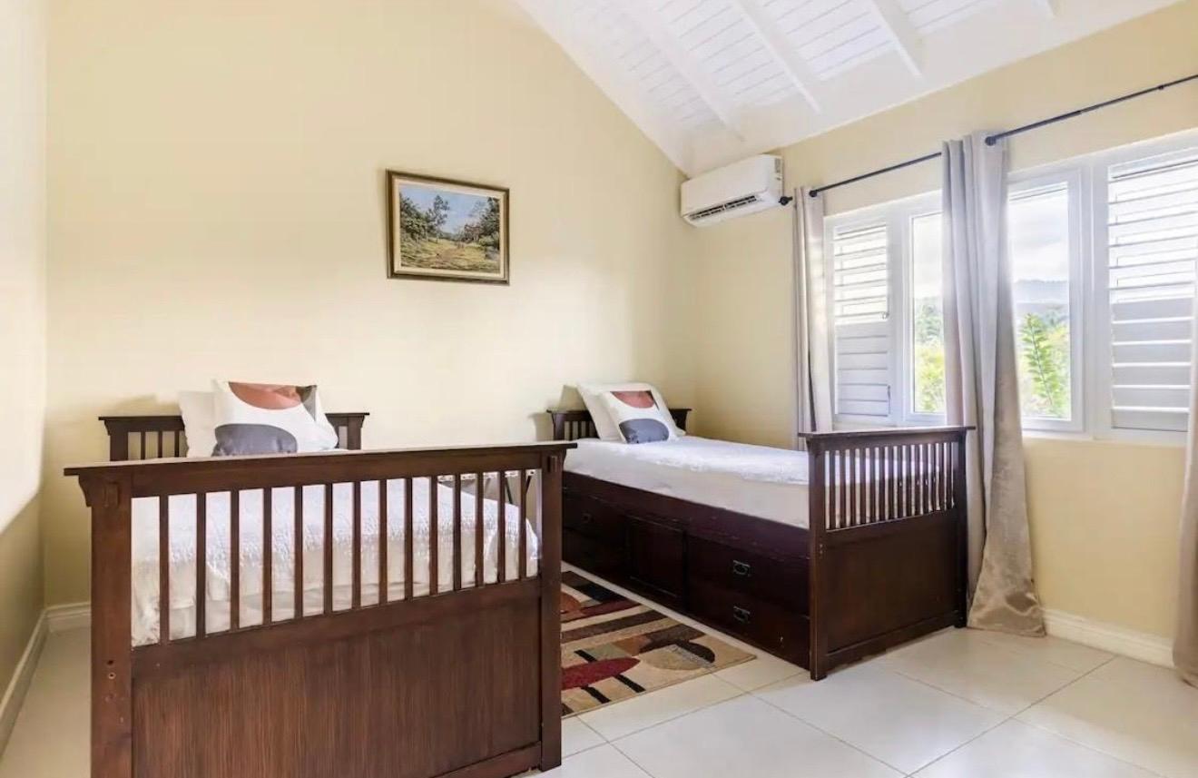 House For Rent: SWEETSOP AVENUE, RICHMOND, St. Ann@~apos;s Bay | $1,600 photo 5