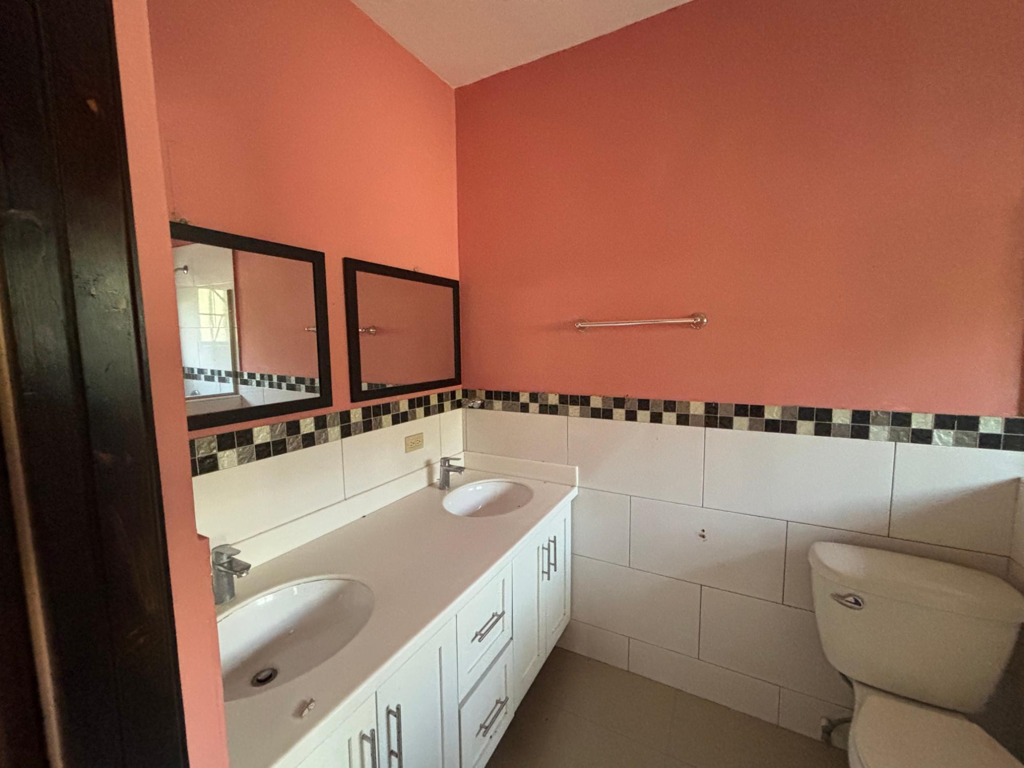 Apartment For Sale: BOMBAY AVENUE MEADOWBROOK, Kingston 19 | $38,000,000 photo 11