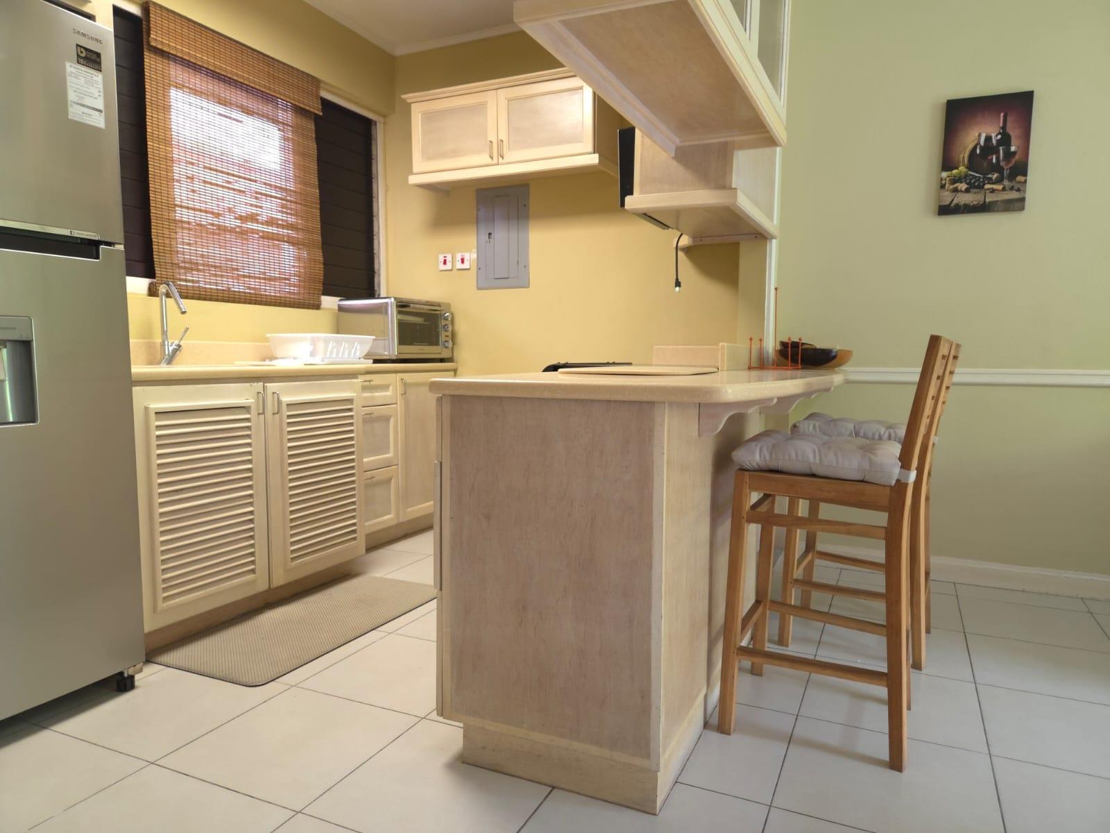 Apartment For Rent: HOPE ROAD, Kingston 6 | $1,150 photo 2