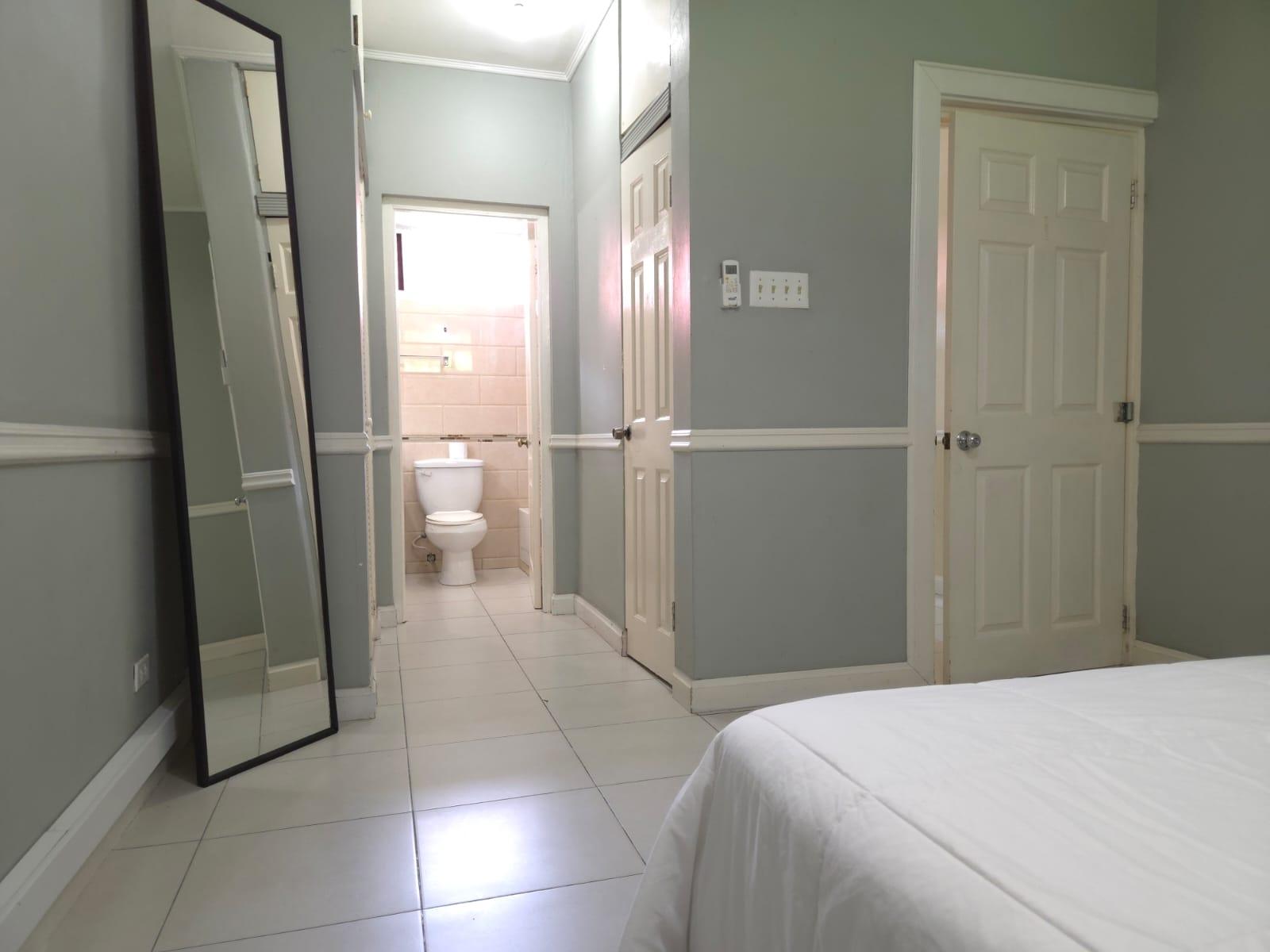 Apartment For Rent: HOPE ROAD, Kingston 6 | $1,150 photo 6