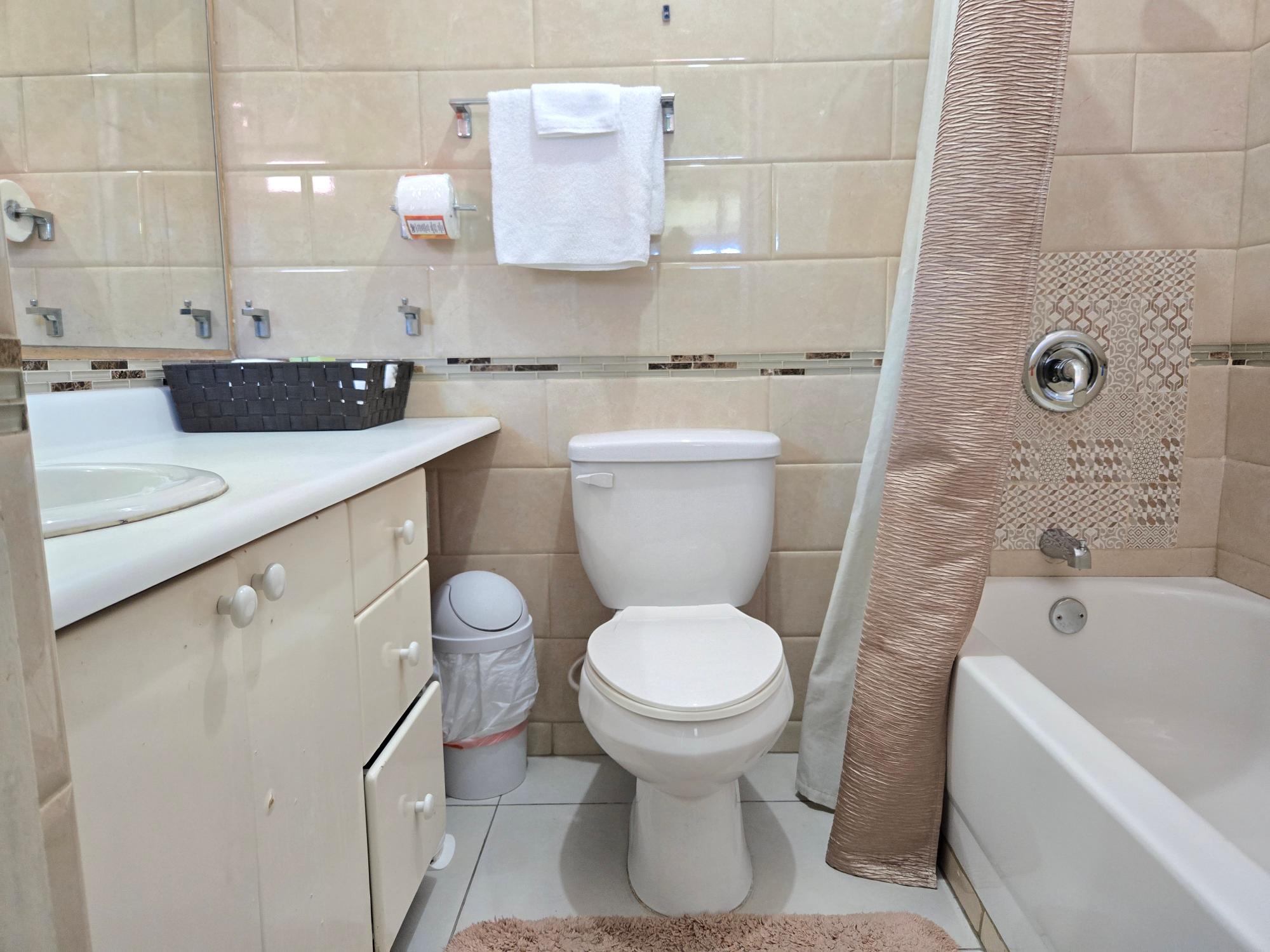 Apartment For Rent: HOPE ROAD, Kingston 6 | $1,150 photo 7