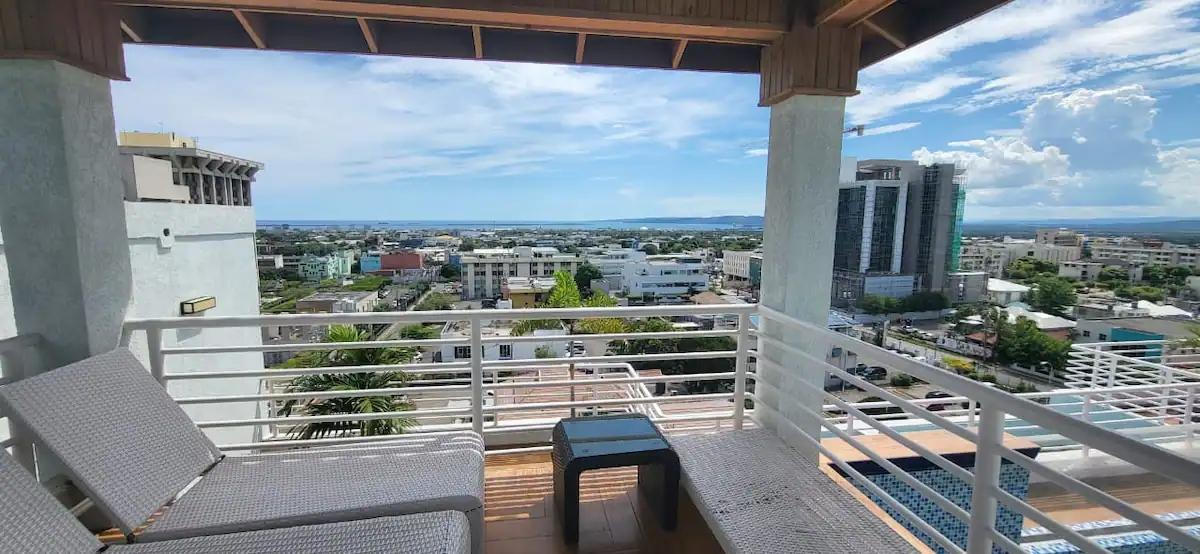 Apartment For Sale: KENSINGTON CRESCENT, Kingston 5 | $240,500 photo 3