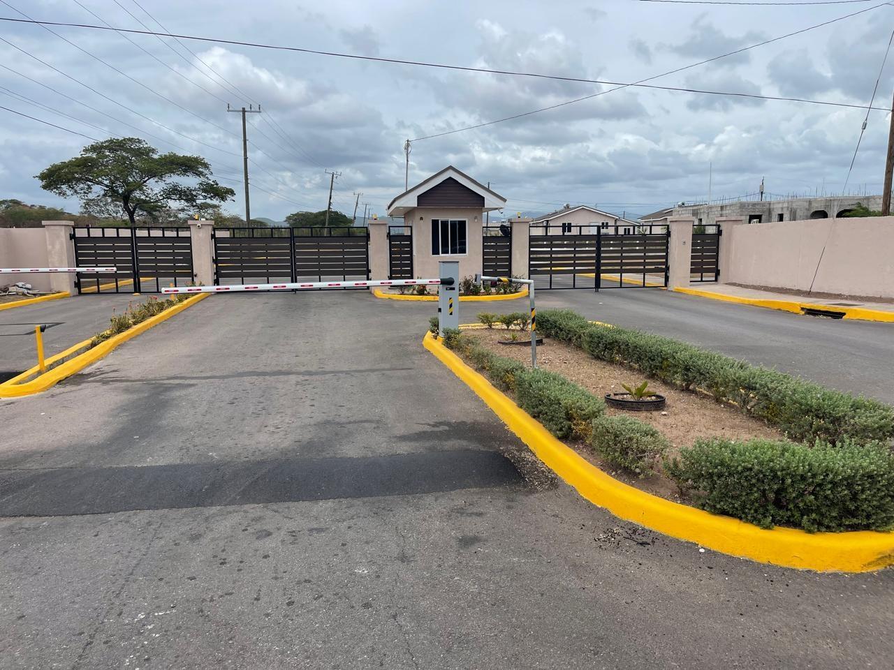 House For Rent: POINCIANA ROAD, Old Harbour | $120,000 photo 13