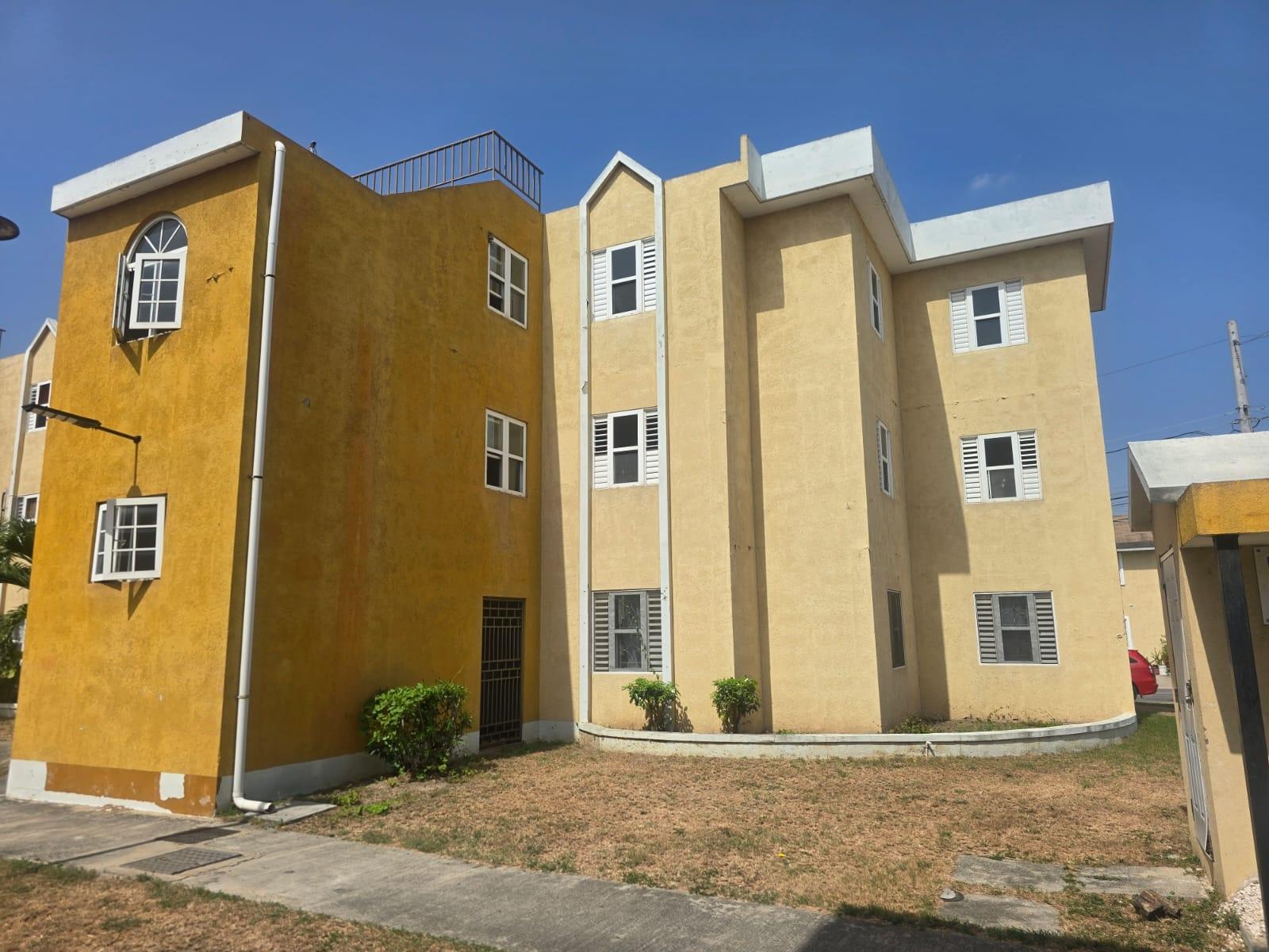 Apartment For Rent: TWICKENHAM, ST. CATHERINE, Twickenham Park | $105,000 photo 9
