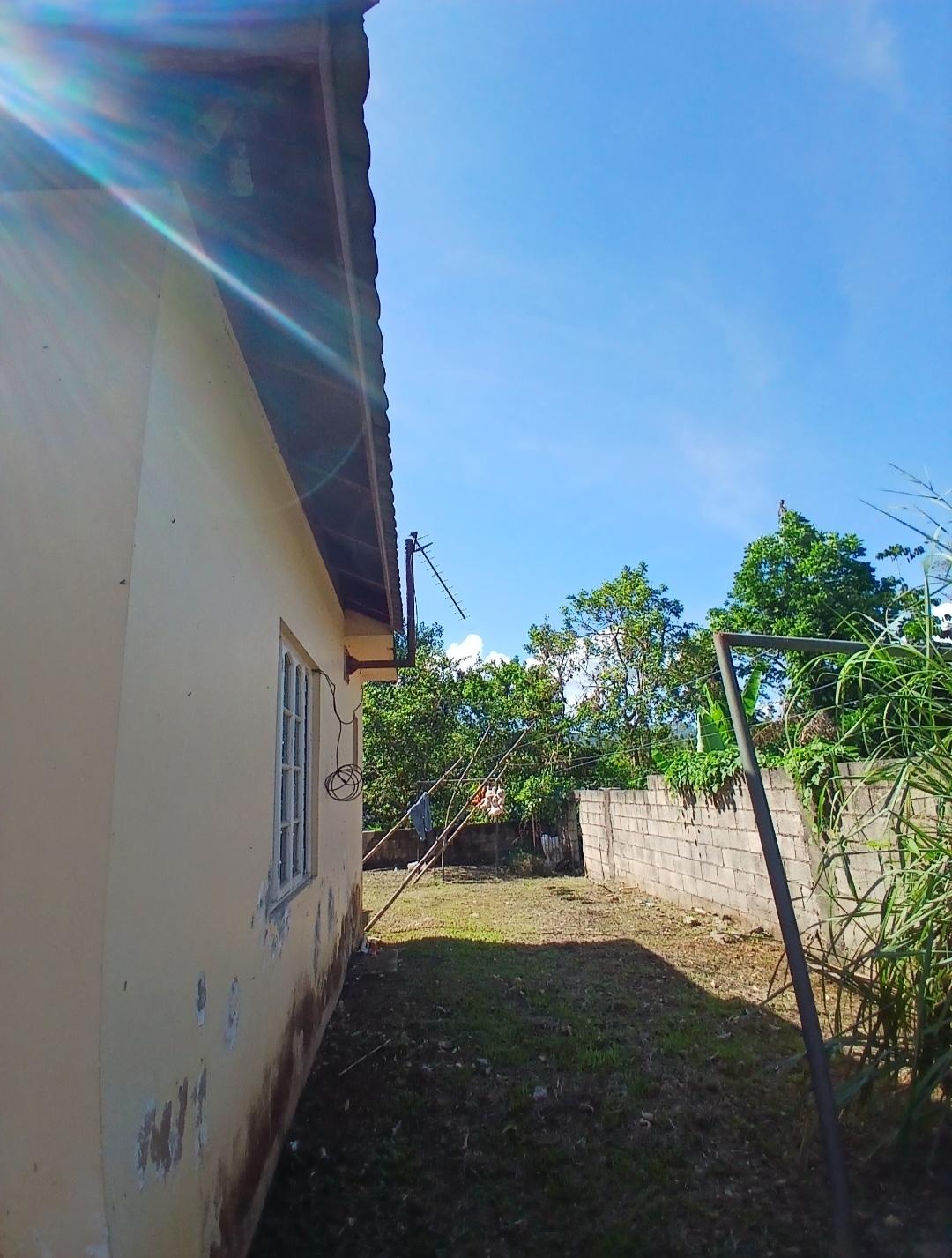 House For Sale: BYNDLOSS, Linstead | $18,500,000 photo 10