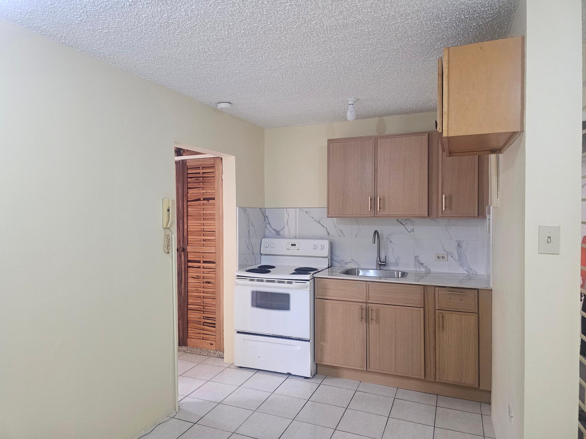 Apartment For Rent: CONSTANT SPRING ROAD, Constant Spring P.O. | $100,000 photo 2