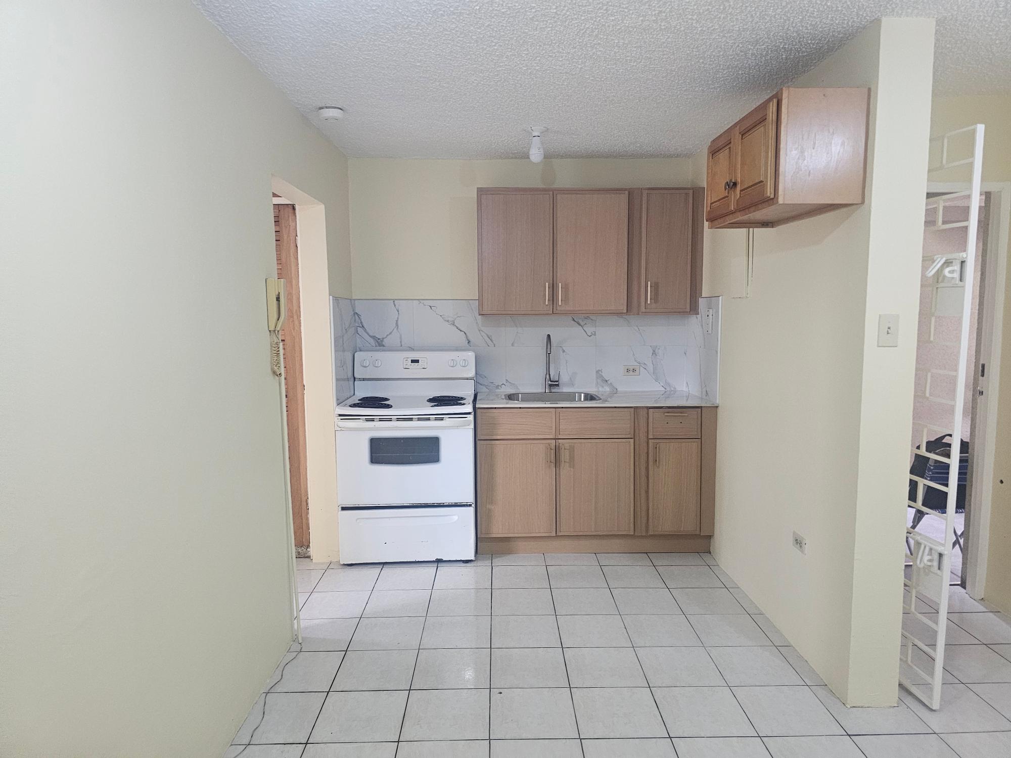 Apartment For Rent: CONSTANT SPRING ROAD, Constant Spring P.O. | $100,000 photo 3