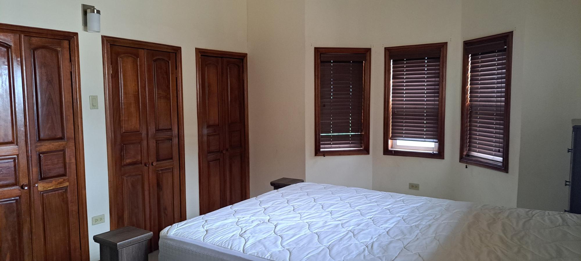 Apartment For Rent: OTTAWA AVENUE, Kingston 6 | $280,000 photo 8