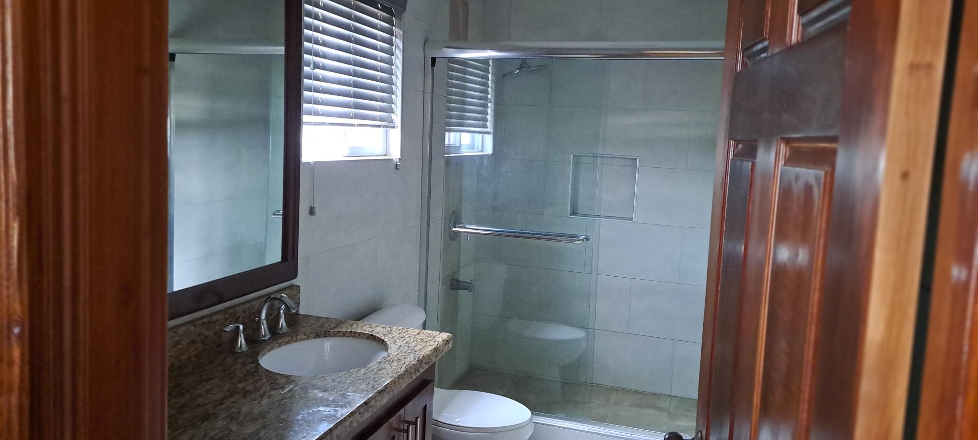 Apartment For Rent: OTTAWA AVENUE, Kingston 6 | $280,000 photo 9