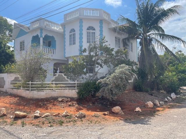 House For Sale: ZICRON AVENUE, Hellshire Heights | $50,000,000 photo 2