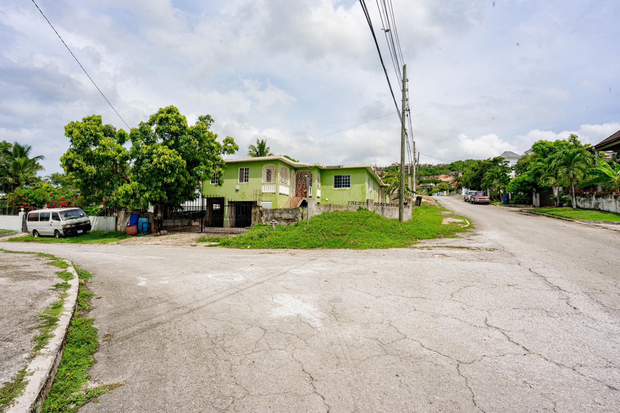 House For Sale: PASTURE CLOSE, Porto Bello Heights | $50,000,000 photo 2