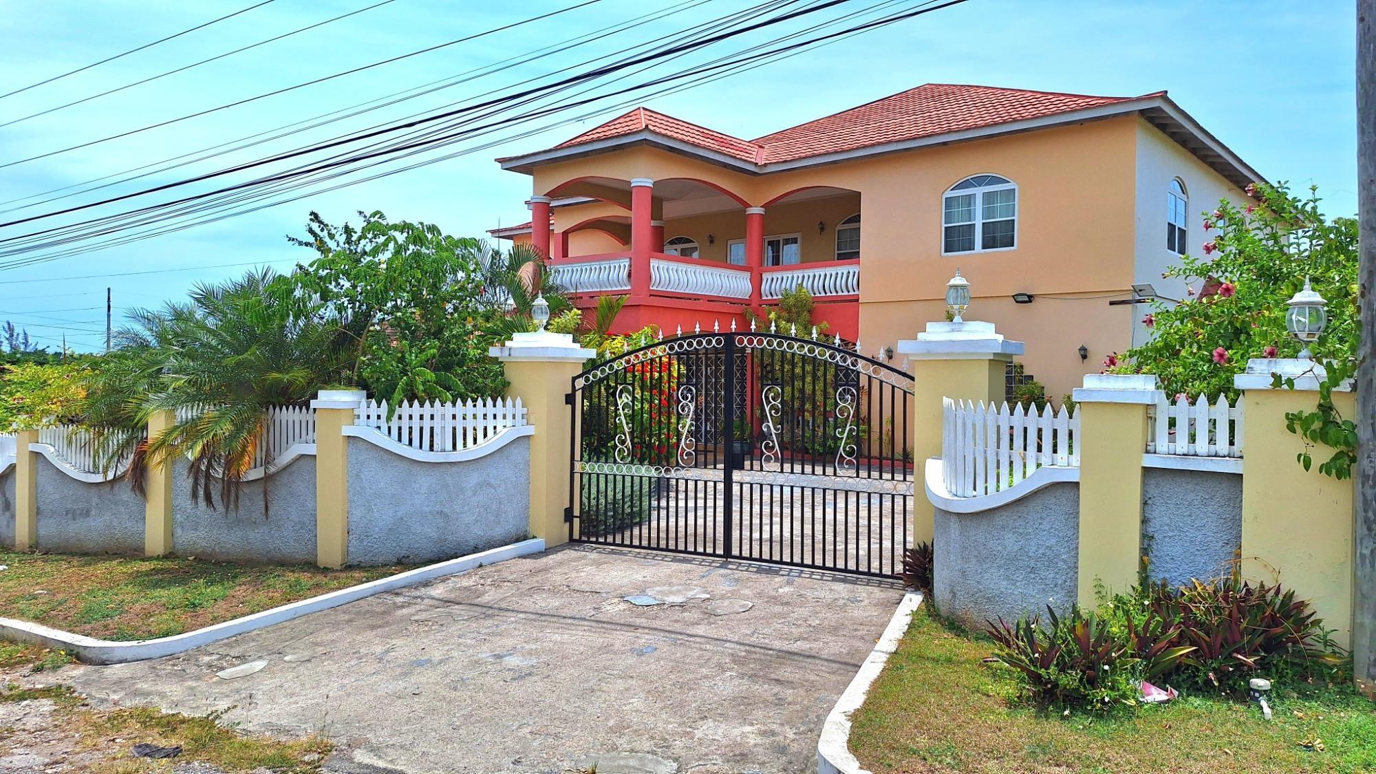 House For Sale: TRIPOLI DRIVE, Runaway Bay | $850,000 photo 2