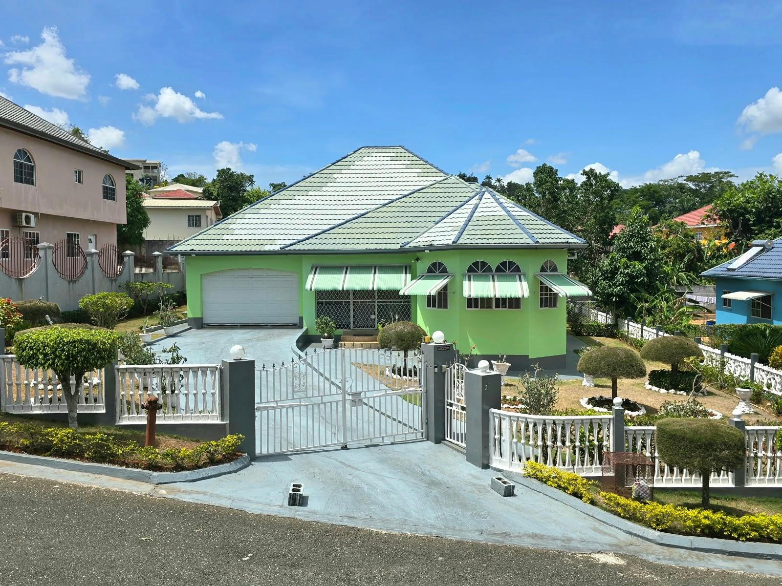 House For Sale: CLOVER WOOD, CLOVER WAY, Mandeville | $60,000,000 photo 2