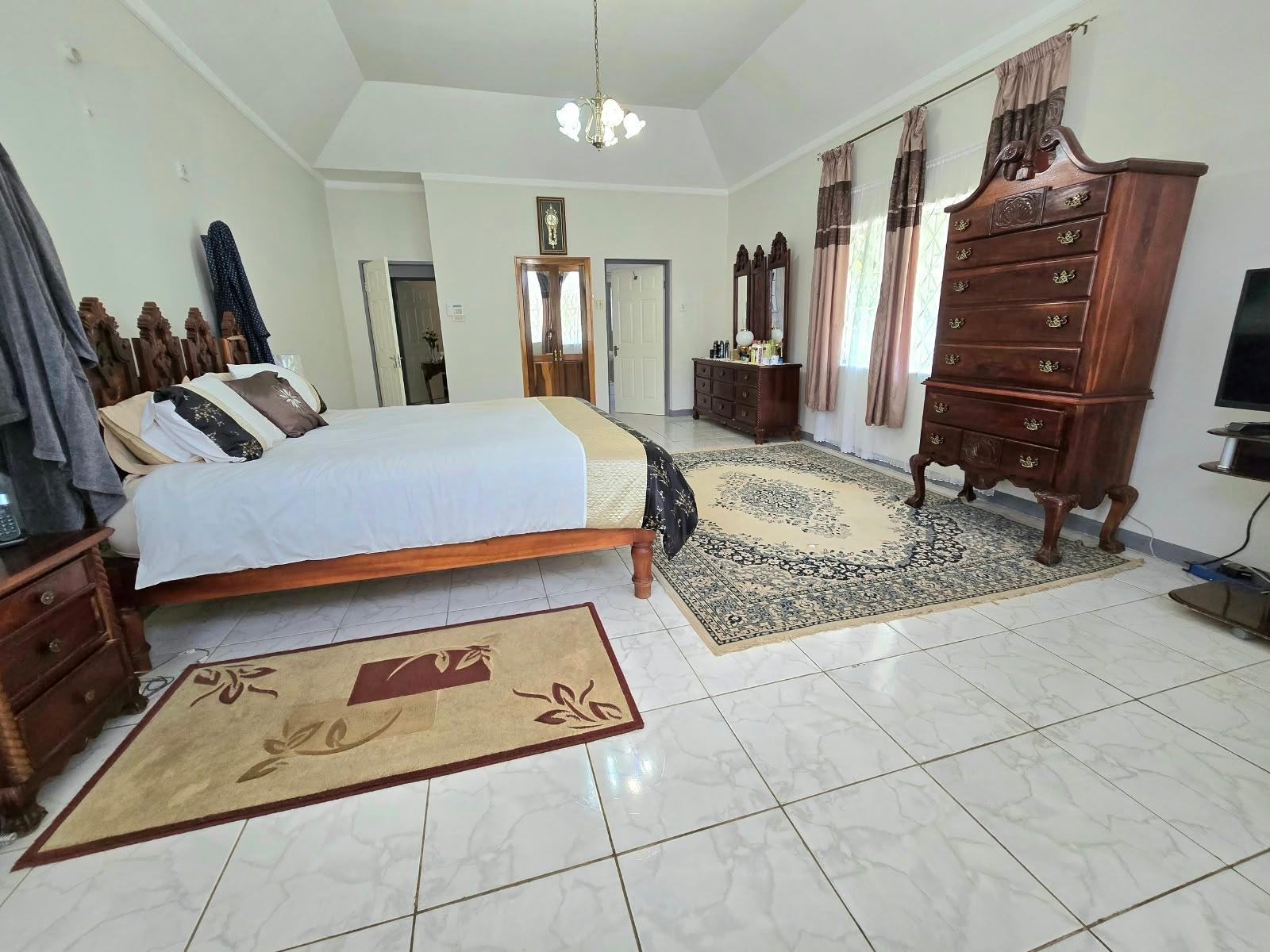 House For Sale: CLOVER WOOD, CLOVER WAY, Mandeville | $60,000,000 photo 18