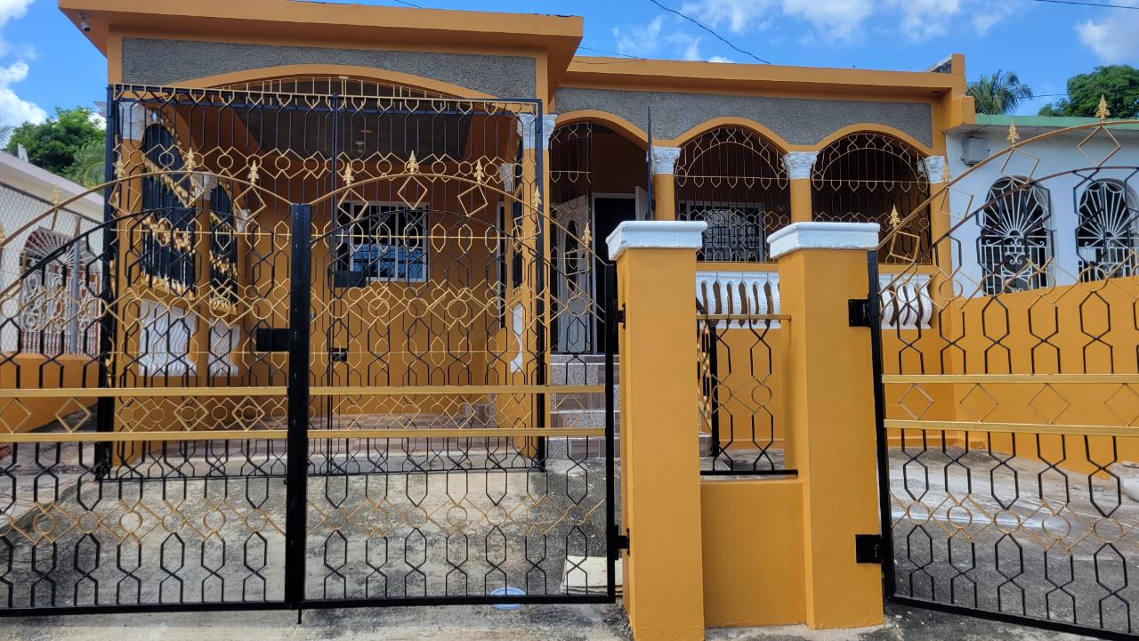 House For Rent: CLAREMONT HEIGHTS, Old Harbour | $70,000 photo 2