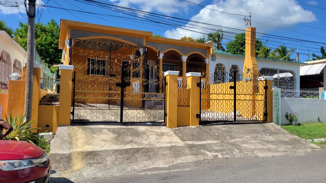 House For Rent: CLAREMONT HEIGHTS, Old Harbour | $70,000 photo 3