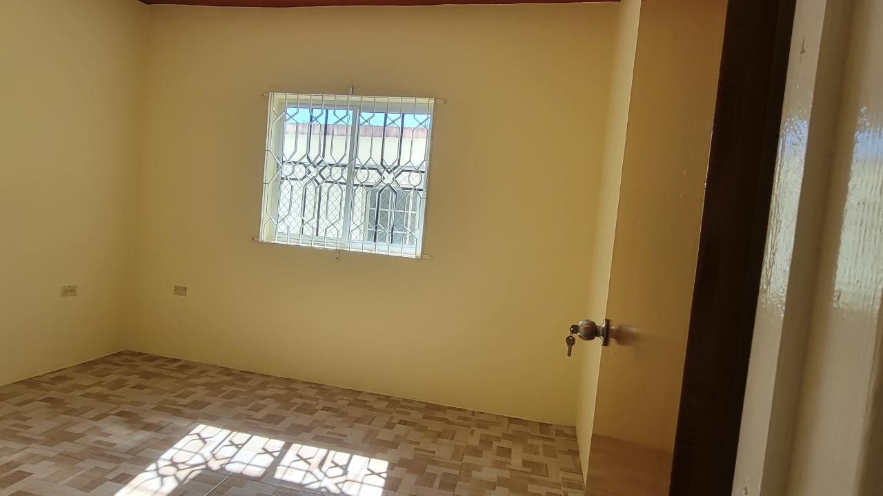 House For Rent: CLAREMONT HEIGHTS, Old Harbour | $70,000 photo 12