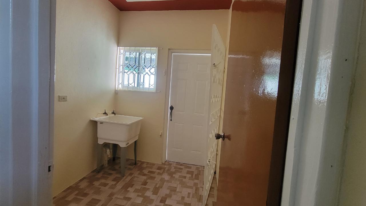 House For Rent: CLAREMONT HEIGHTS, Old Harbour | $70,000 photo 15