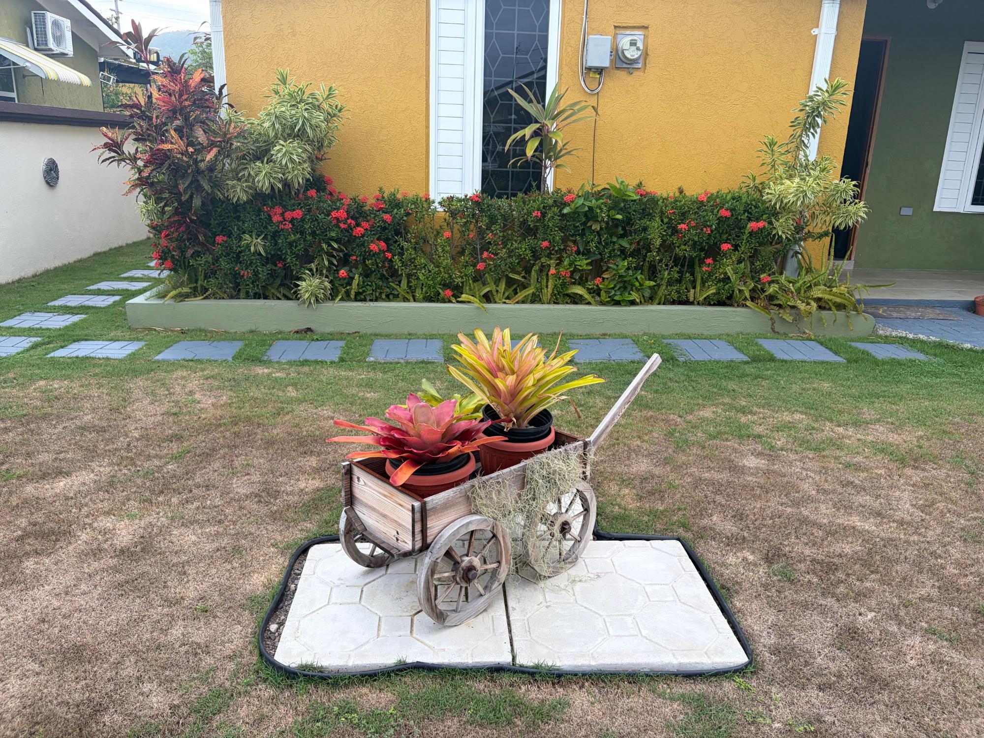 House For Rent: DRAX HALL MANOR, Drax Hall Estate | $1,400 photo 4