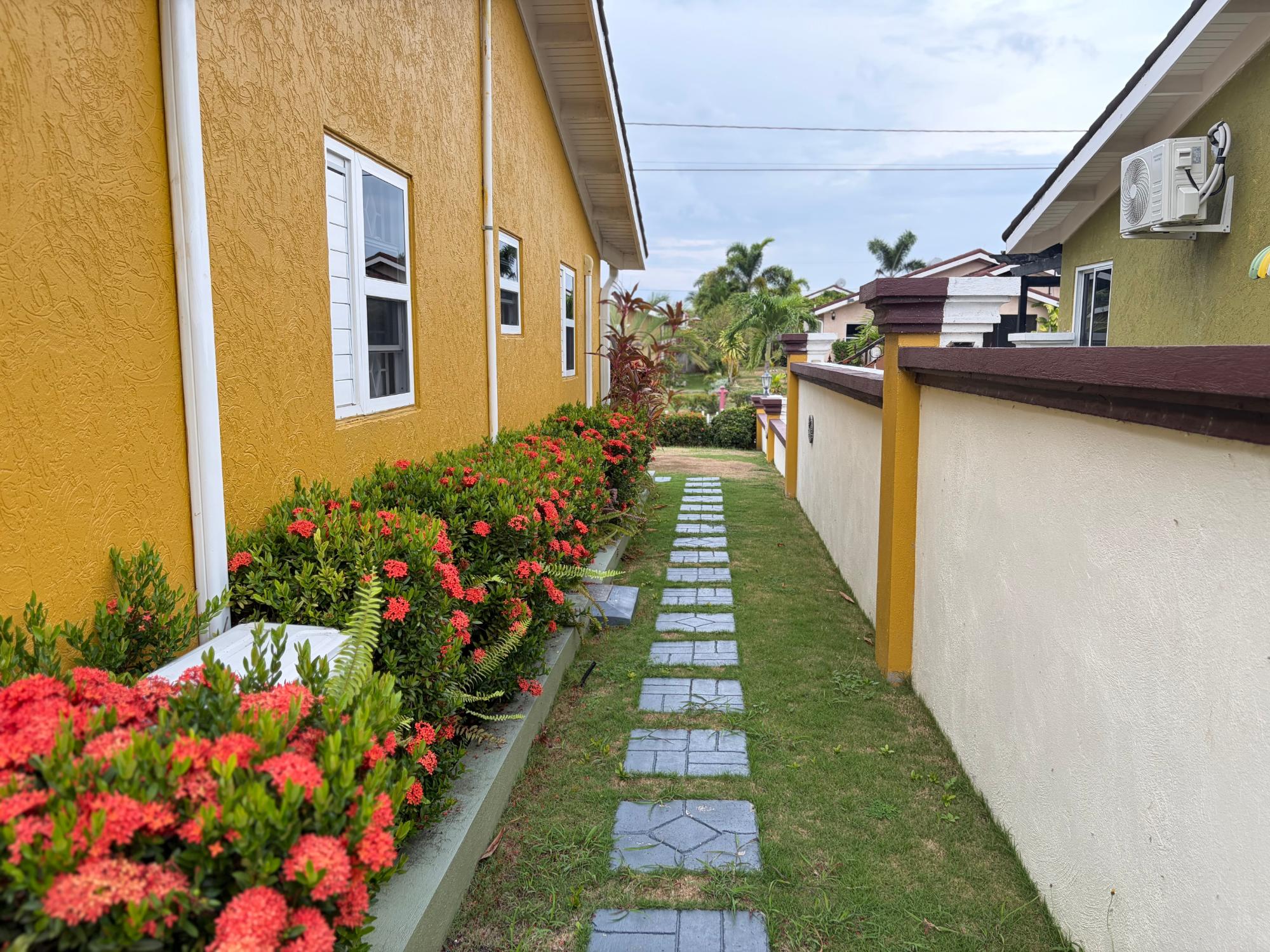 House For Rent: DRAX HALL MANOR, Drax Hall Estate | $1,400 photo 7