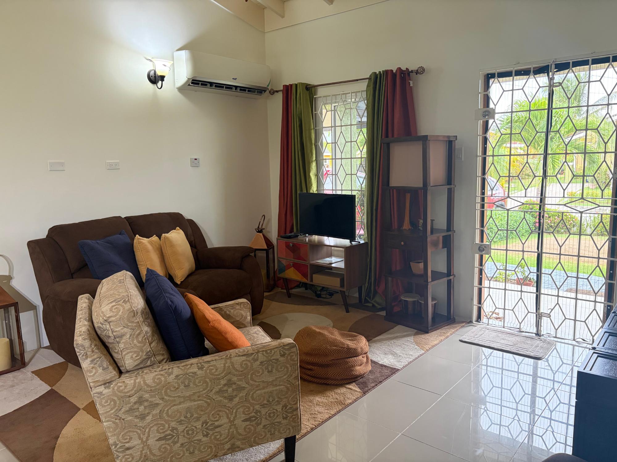 House For Rent: DRAX HALL MANOR, Drax Hall Estate | $1,400 photo 11