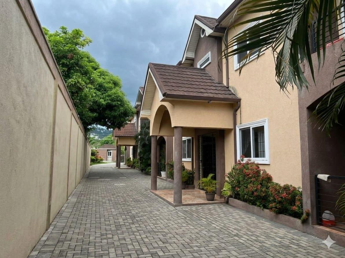 Apartment For Sale: SUNRISE DRIVE, Kingston 19 | $35,000,000 photo 3