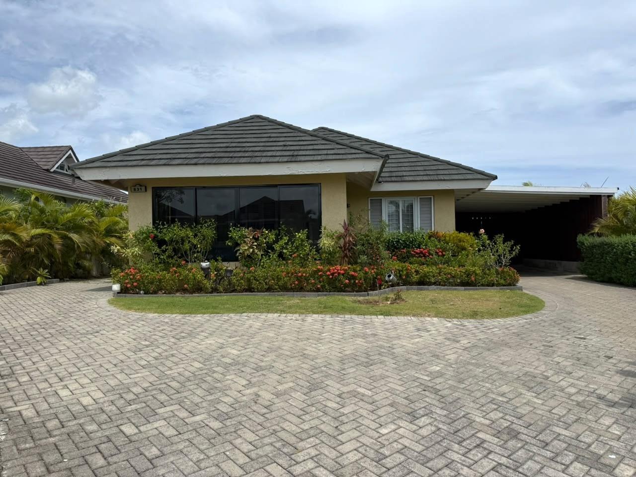 House For Rent: SEA GRAPE AVE., THE CREST, St. Ann@~apos;s Bay | $1,800