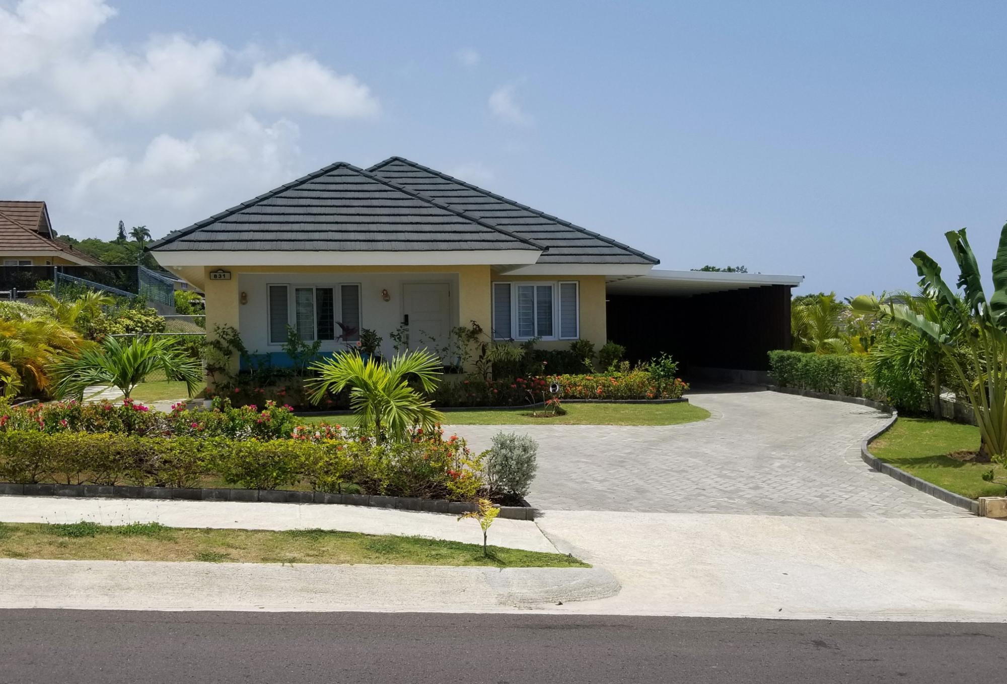 House For Rent: SEA GRAPE AVE., THE CREST, St. Ann@~apos;s Bay | $1,800 photo 2