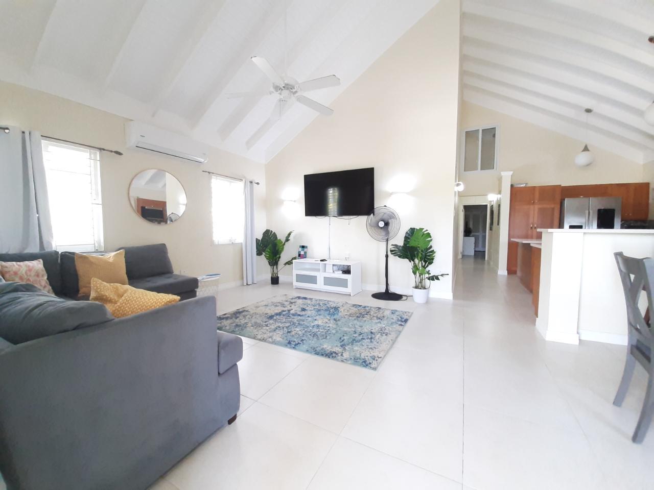House For Rent: SEA GRAPE AVE., THE CREST, St. Ann@~apos;s Bay | $1,800 photo 4