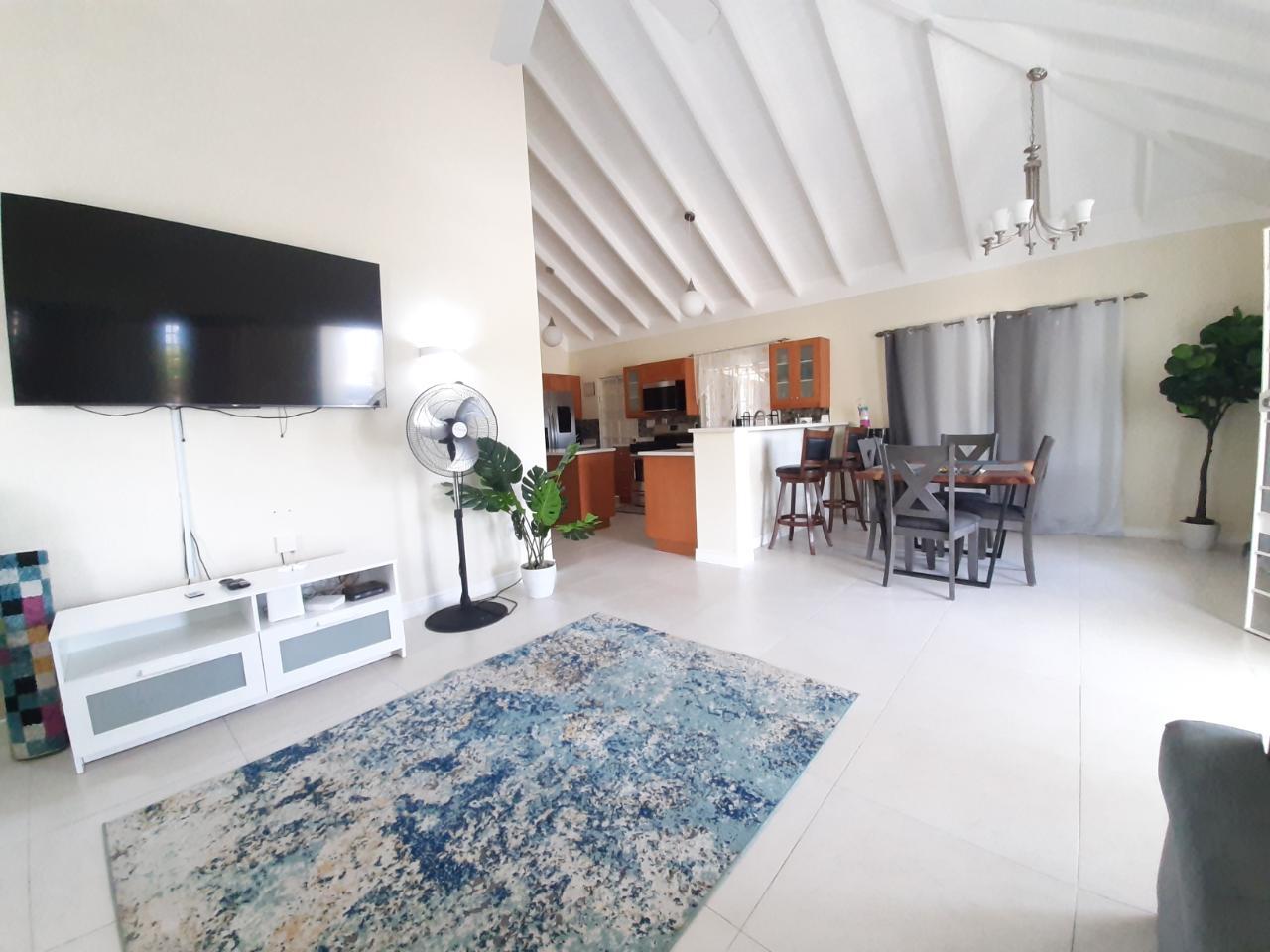 House For Rent: SEA GRAPE AVE., THE CREST, St. Ann@~apos;s Bay | $1,800 photo 5