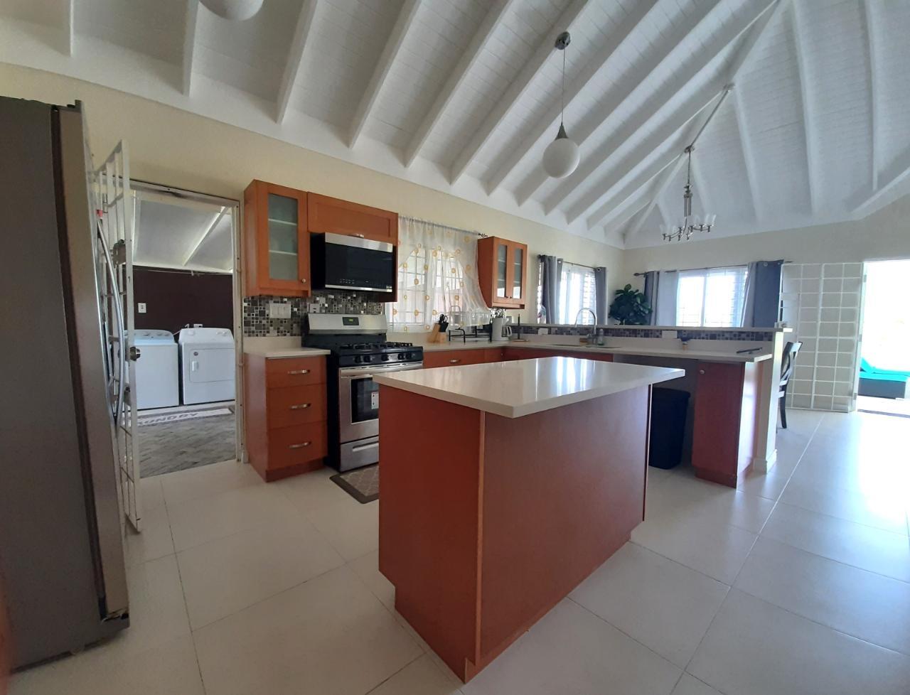 House For Rent: SEA GRAPE AVE., THE CREST, St. Ann@~apos;s Bay | $1,800 photo 7