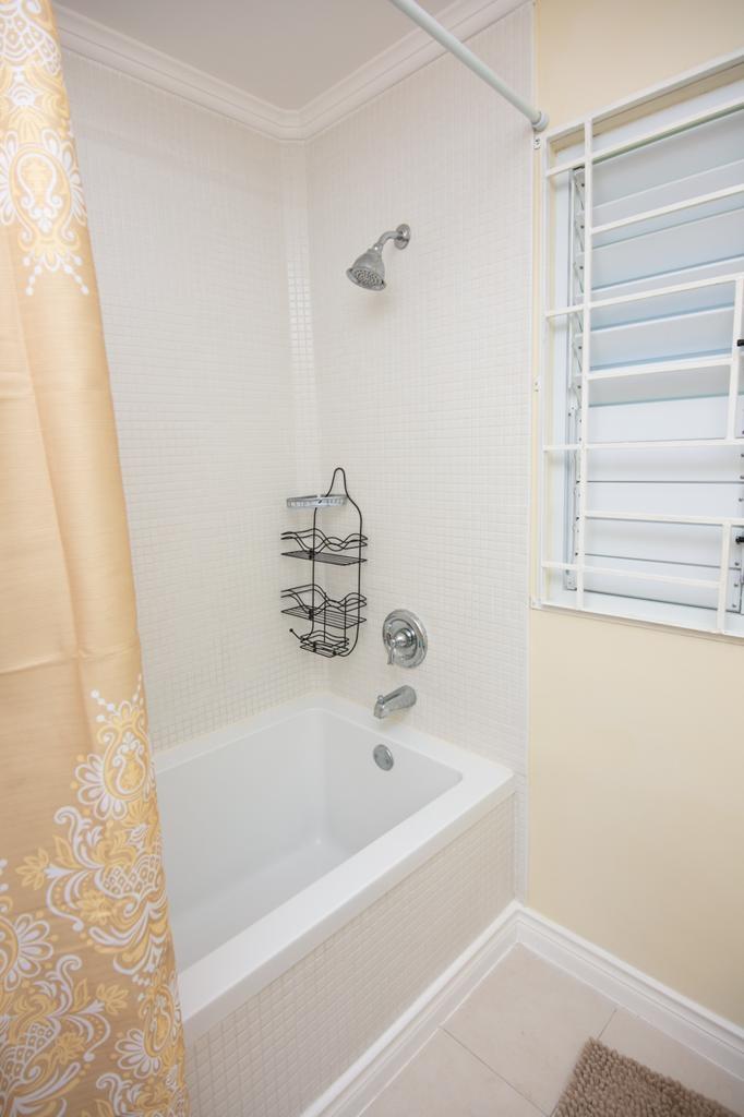 House For Rent: SEA GRAPE AVE., THE CREST, St. Ann@~apos;s Bay | $1,800 photo 16