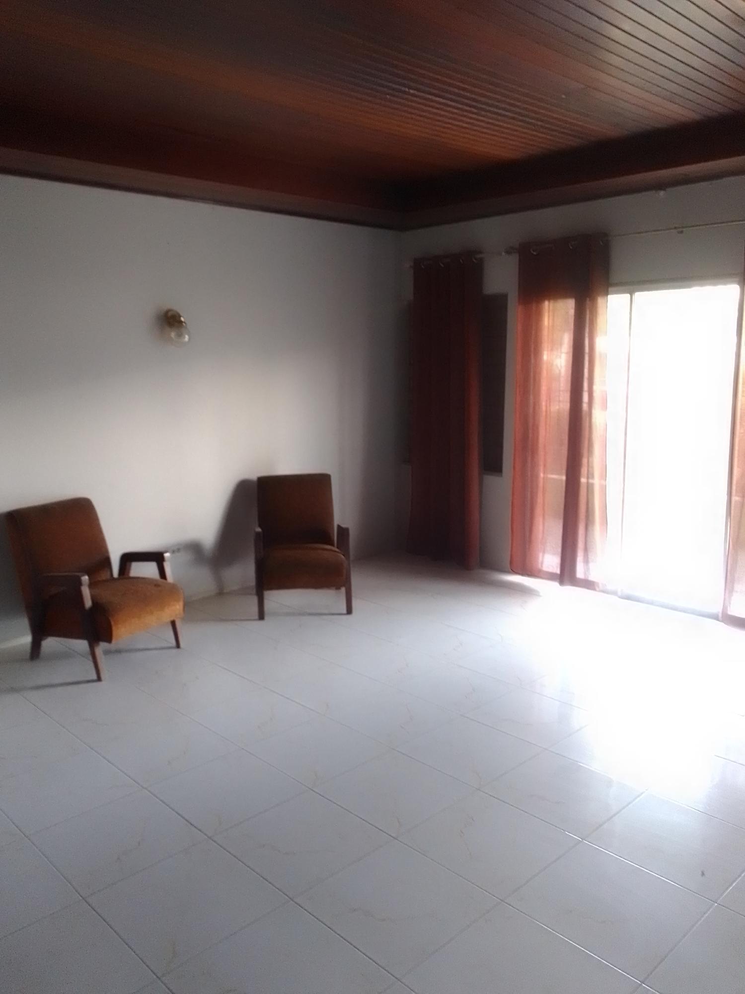 House For Rent: KNIGHTSDALE DRIVE, KINGST, Kingston 19 | $165,000 photo 2
