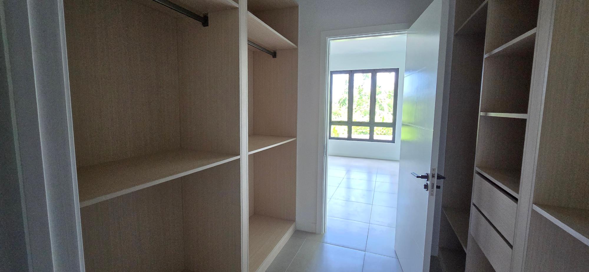 Apartment For Rent: PART OF READING PEN, ST J, Reading | $350,000 photo 16