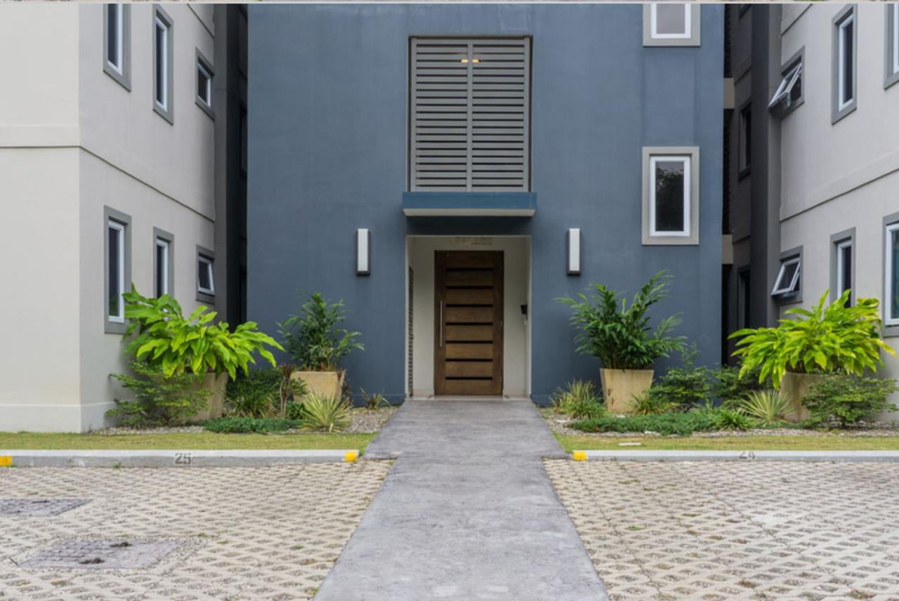 Apartment For Rent: GARDEN CLOSE, Kingston 8 | $3,500 photo 2