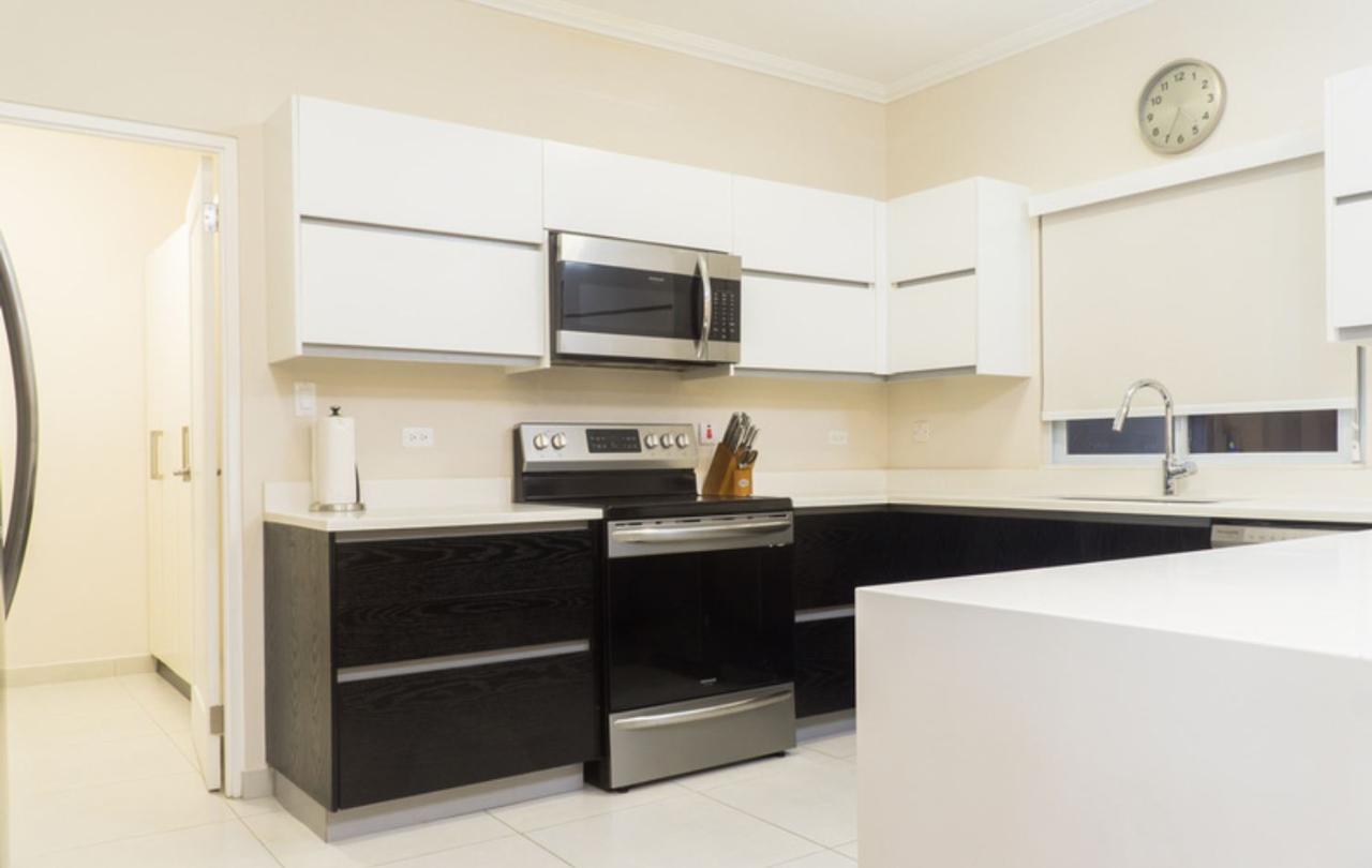 Apartment For Rent: GARDEN CLOSE, Kingston 8 | $3,500 photo 13