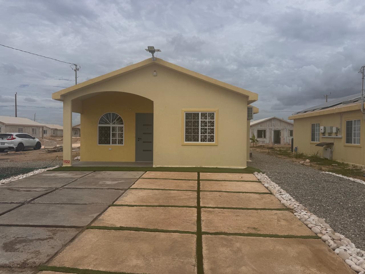 House For Rent: BAYLEAF CRESCENT, PHOENIX, Phoenix Park | $150,000 photo 2