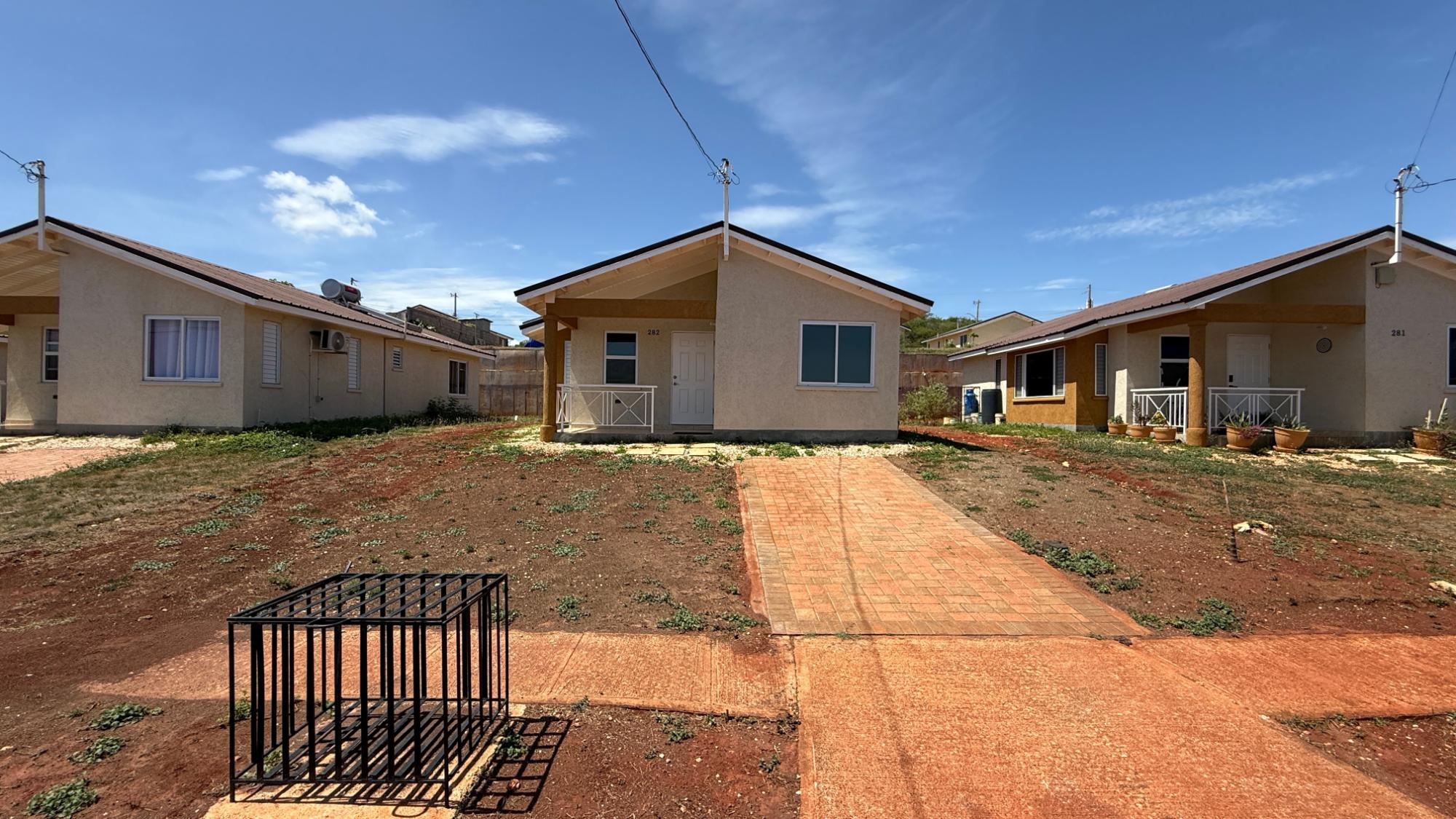 House For Rent: WARWICK CASTLE, SILVERSUN, Innswood | $90,000