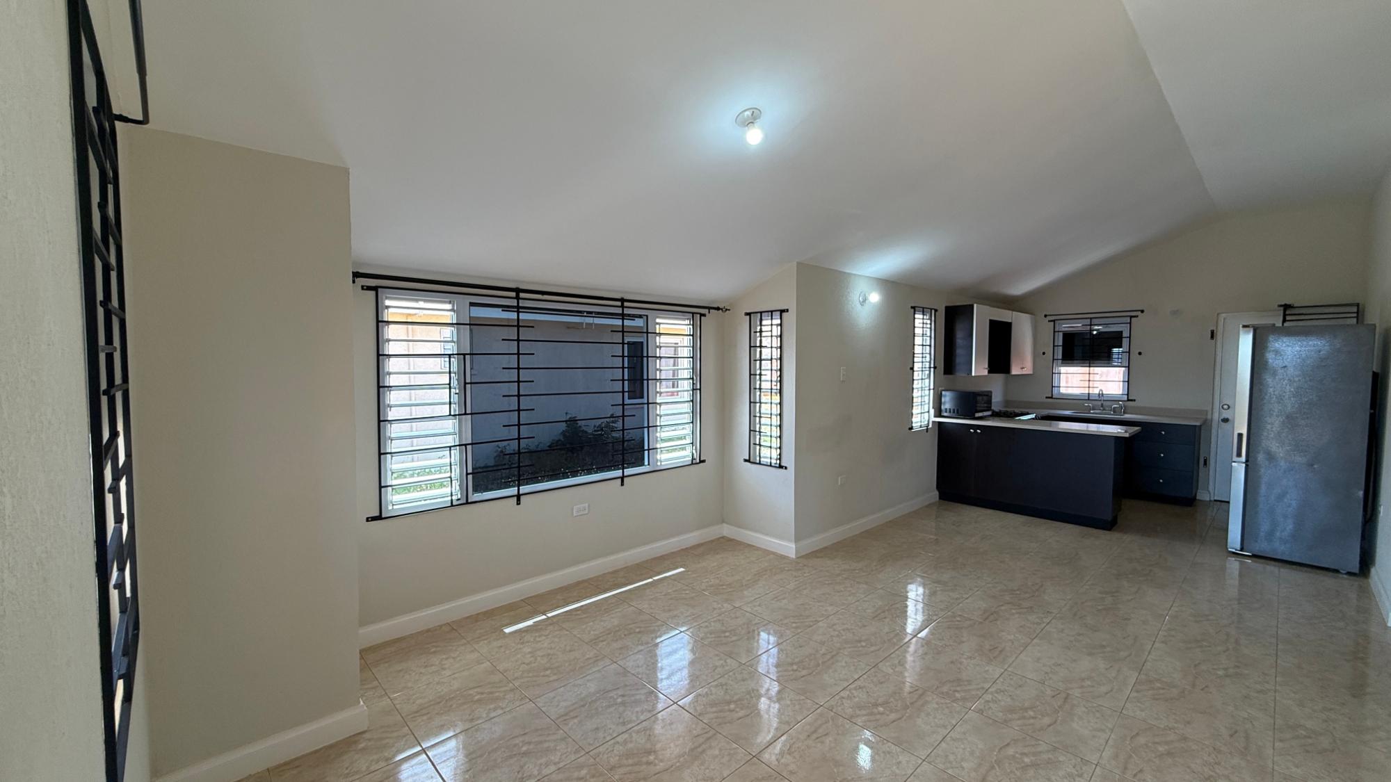 House For Rent: WARWICK CASTLE, SILVERSUN, Innswood | $90,000 photo 15